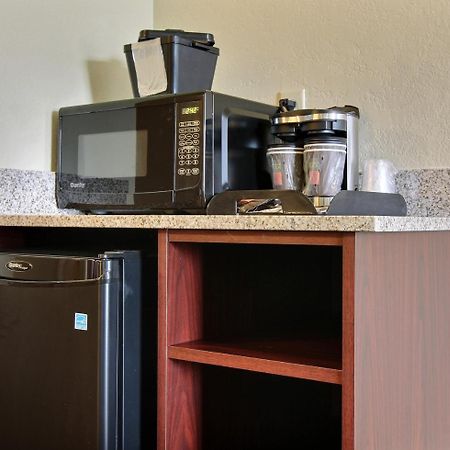Cobblestone Hotel&Suites - Stevens Point Extérieur photo