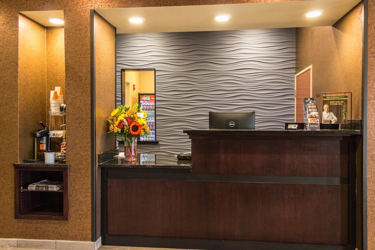 Cobblestone Hotel&Suites - Stevens Point Extérieur photo