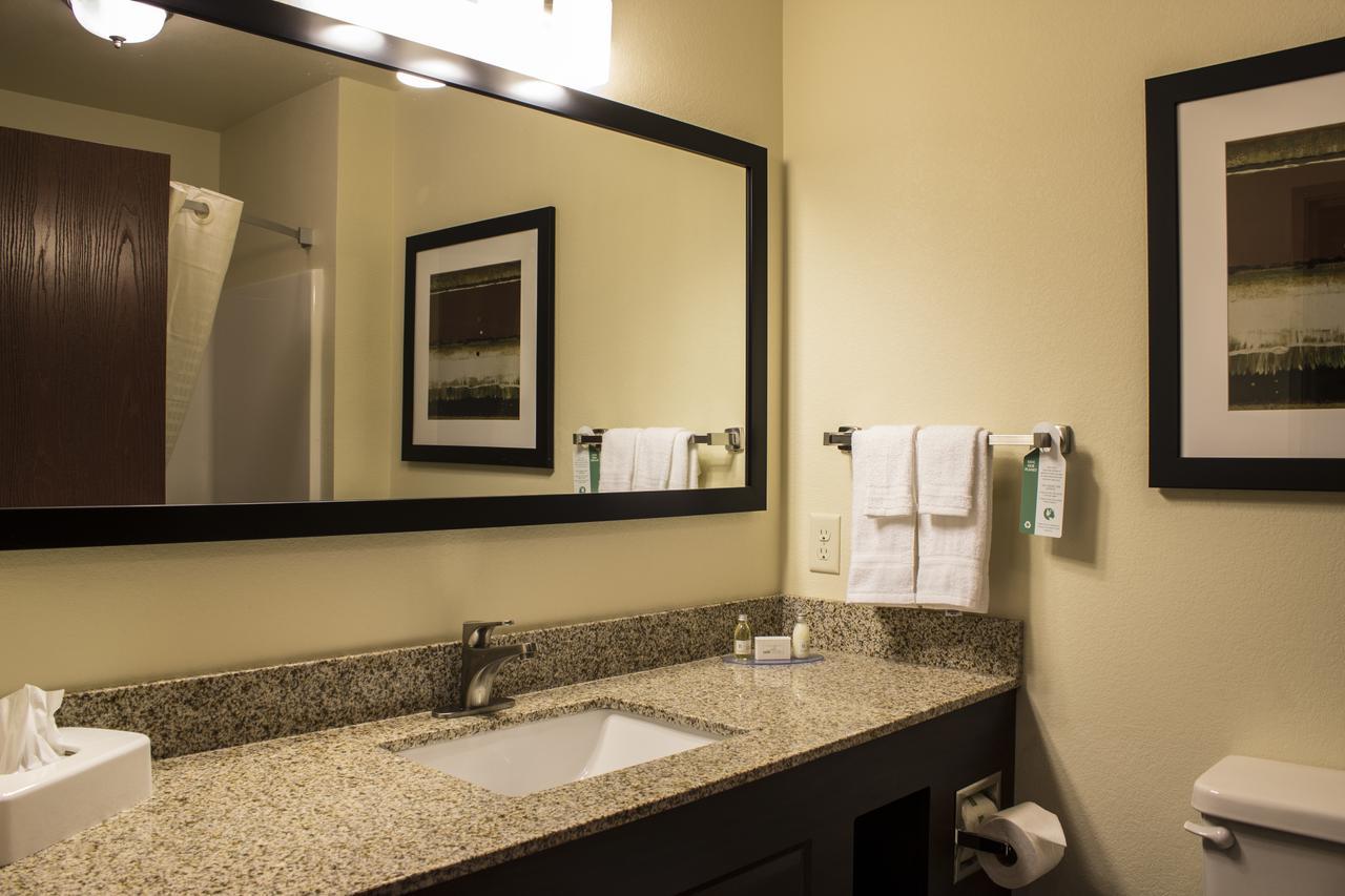 Cobblestone Hotel&Suites - Stevens Point Extérieur photo