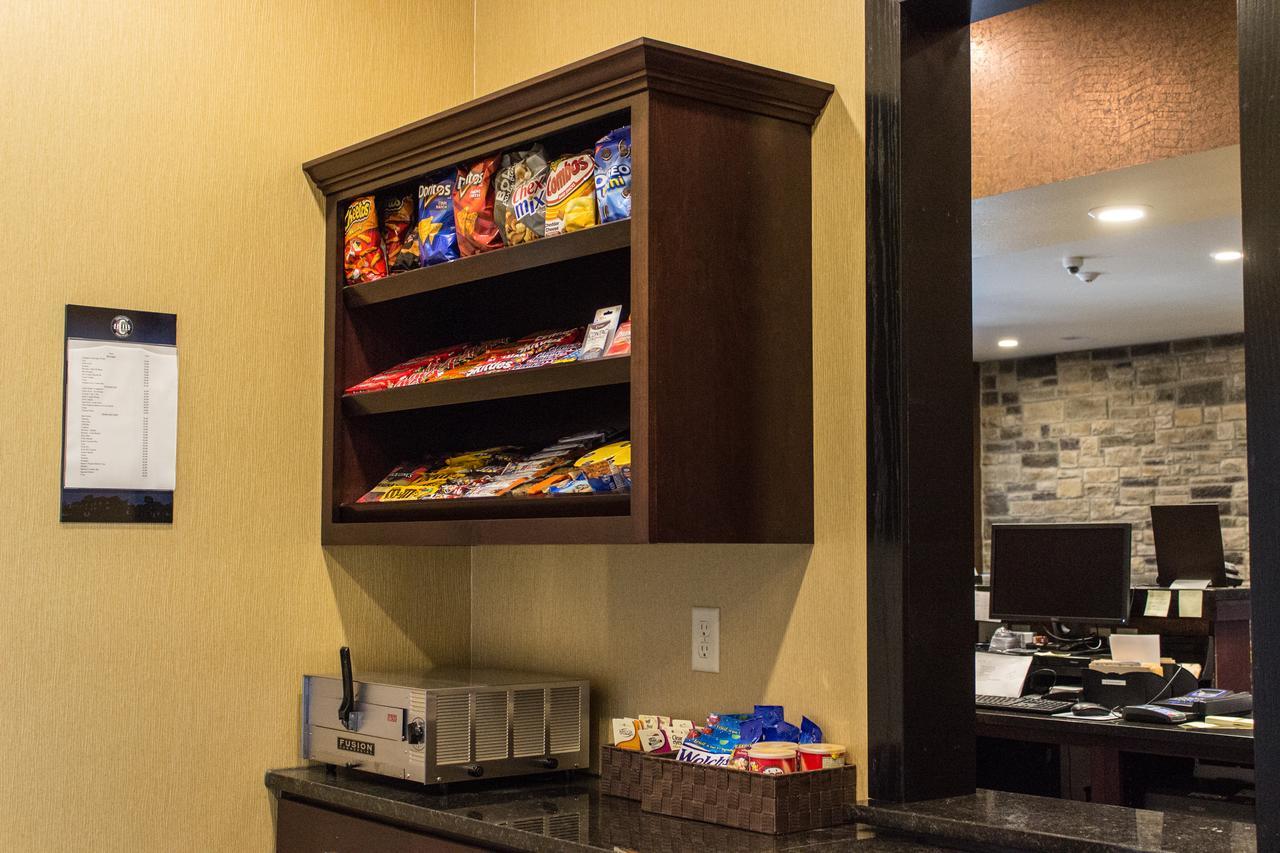 Cobblestone Hotel&Suites - Stevens Point Extérieur photo