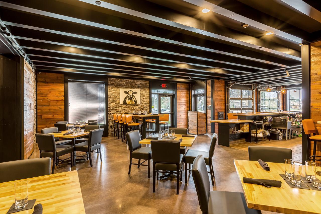 Cobblestone Hotel&Suites - Stevens Point Extérieur photo