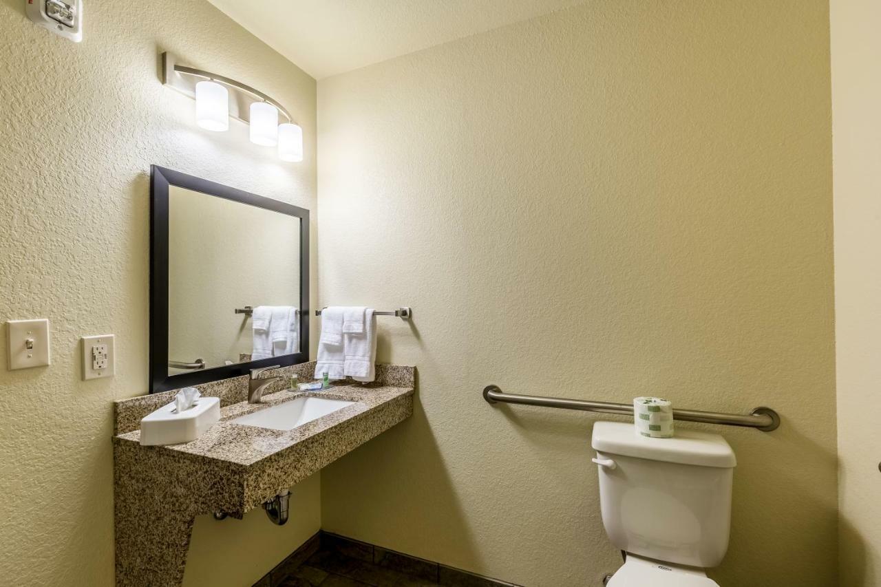 Cobblestone Hotel&Suites - Stevens Point Extérieur photo