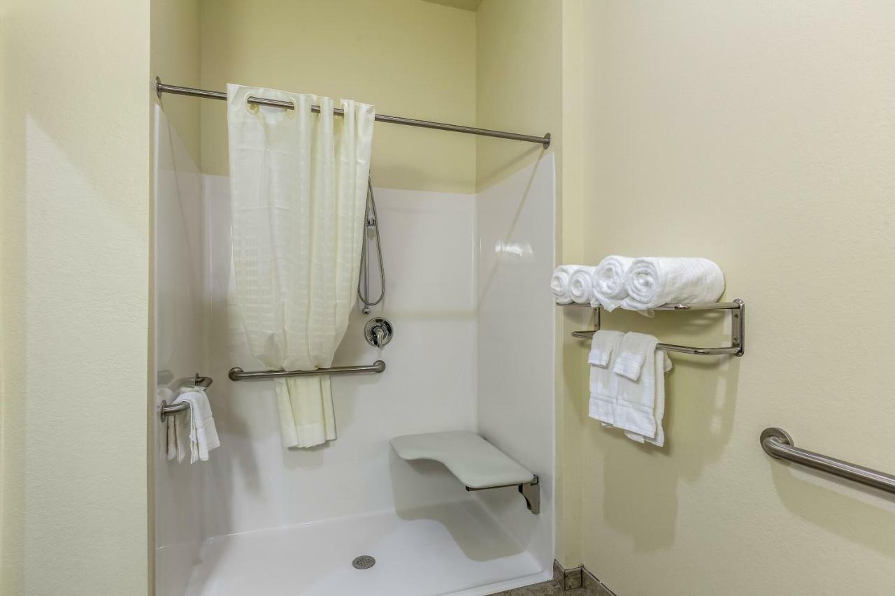 Cobblestone Hotel&Suites - Stevens Point Extérieur photo
